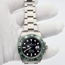 Details of oystersteel bracelet on Rolex Submariner Date 41 mm (Ref. 126610LV) - 2026 - Green Bezel “Starbucks”