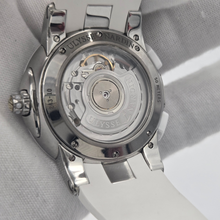 Exhibition caseback for Ulysse Nardin Executive Dual Time Lady