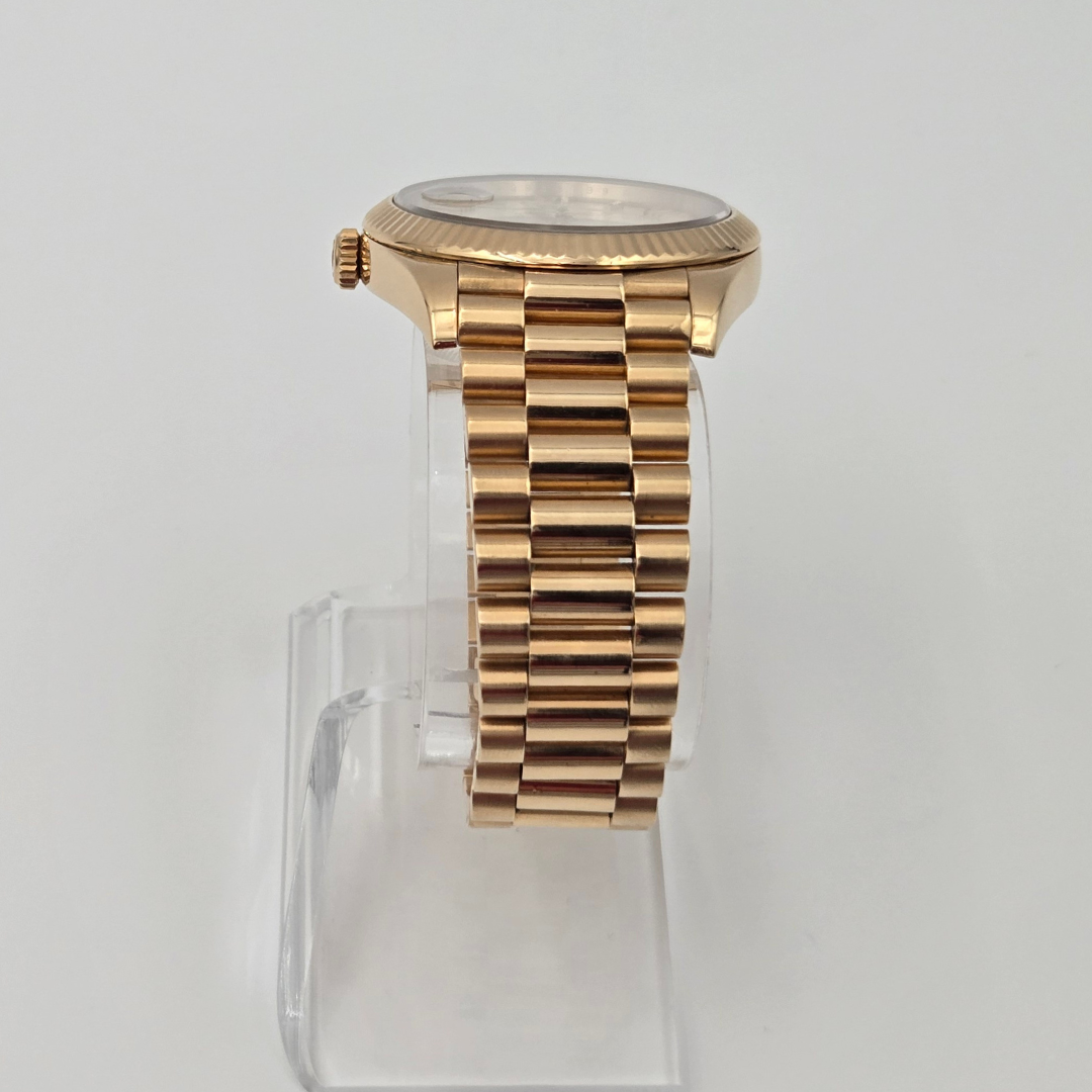 Rolex Day-Date 40 228238 18k Gold