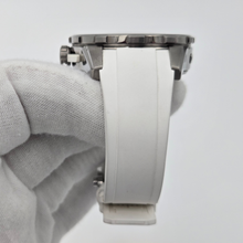 white rubber band details on Ulysse Nardin Diver X Skeleton