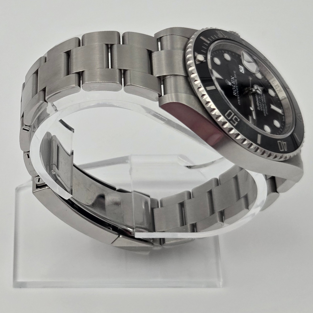 Rolex Submariner Date 126610LN Black Dial 41mm left side profile