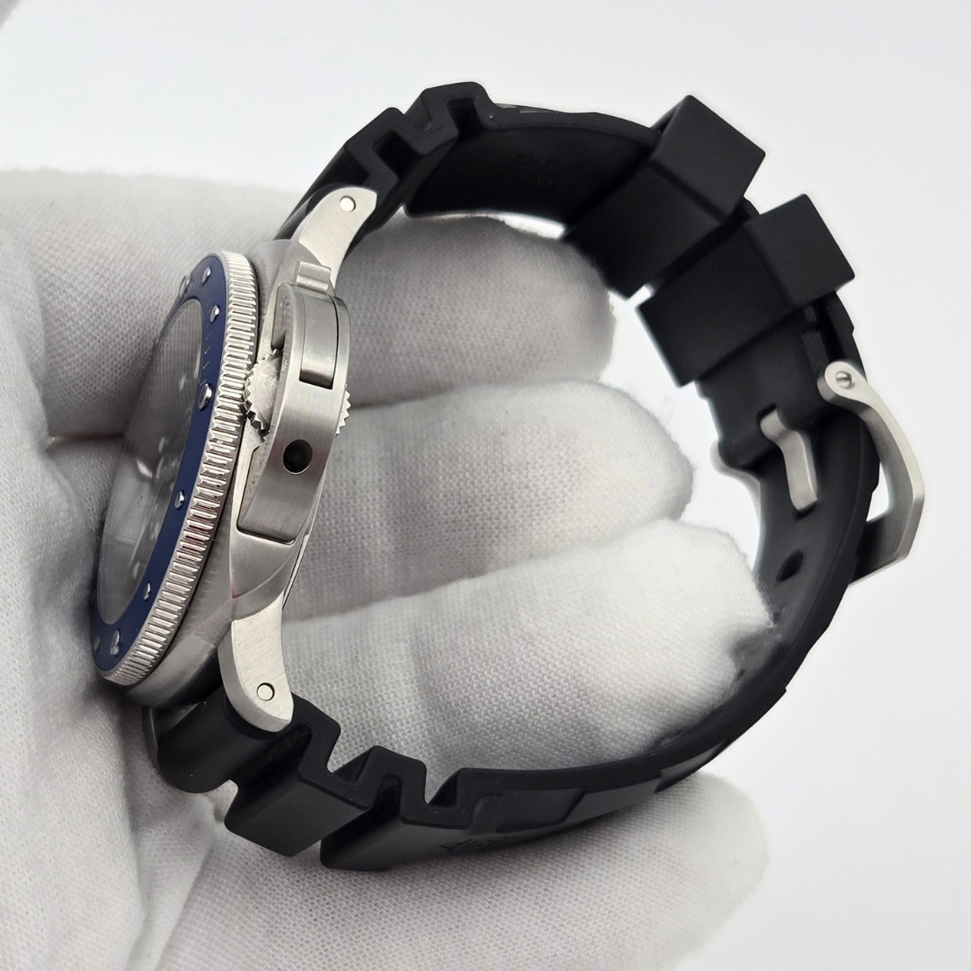 Panerai Submersible Azzurro 42mm Limited Edition Pam01209