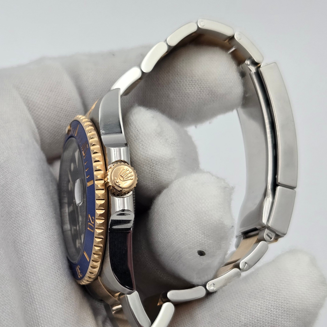 Rolex Submariner Date "Bluesy" 116613LB Rolex Dial Details