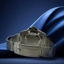 Rolex Submariner Date 41 mm (Ref. 126610LV) – Green Bezel “Starbucks”