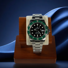 Rolex Submariner Date 41 mm (Ref. 126610LV) – Green Bezel “Starbucks”