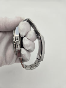 Rolex Submariner Date 41 mm (Ref. 126610LV) – 2024 - Green Bezel “Starbucks”