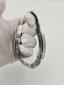 Rolex Submariner Date 41 mm (Ref. 126610LV) – 2025 - Green Bezel “Starbucks”